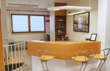 4 Zimmer geräumige und ruhig gelegene Ferien- und Monteurwohnung nur für Sie allein AUjvari Vermietungen - Foto 3