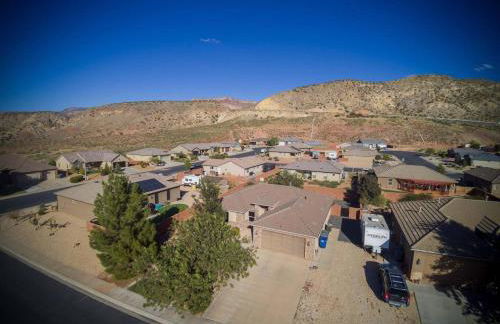 Near Zion 3BR Sleeps 8 Covered Patio Dining - Foto 39