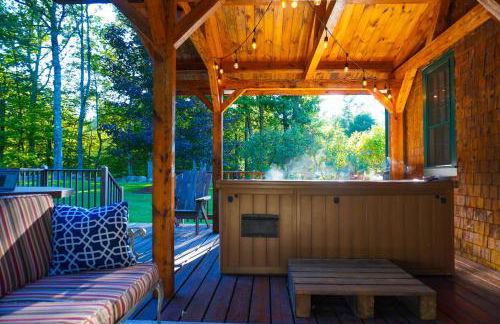 The Central Escape- Hot tub, Spacious, Squam Lake - Foto 1
