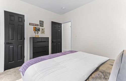 Spacious 4BR House Near Downtown, Perfect for Groups & Pets - Foto 33