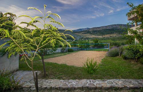 Villa Ume - heated pool, sauna, volleyball court - Photo 4