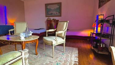 MEUBLE PANORAMIQUE 2 à 6 PERSONNES AU CHÂTEAU DE JALLANGES - Photo 2, Garden view