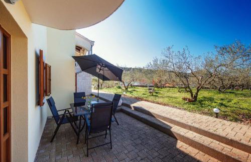 Roko Opaćac Veli IŽ,otok Iž - Foto 26