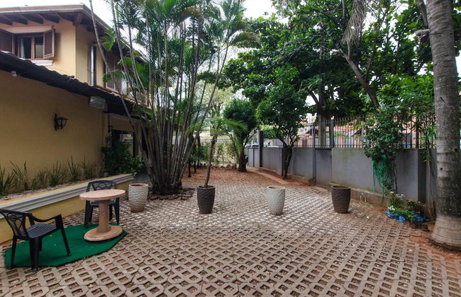 Bright Studio surrounded by trees - Photo 22