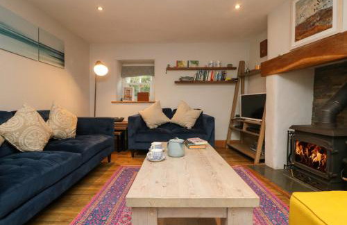 Swallows Nest - Photo 3