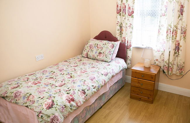 Garden Cottage - Photo 2