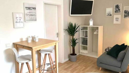 Cozy Apartment near Maschsee, balcony, gardenview - Foto 2