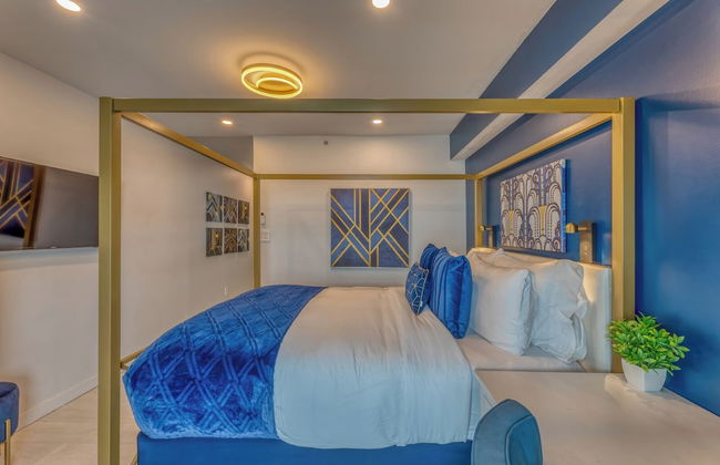 Art Deco Broadway Bedroom (with Shared Common Area) - Photo 3