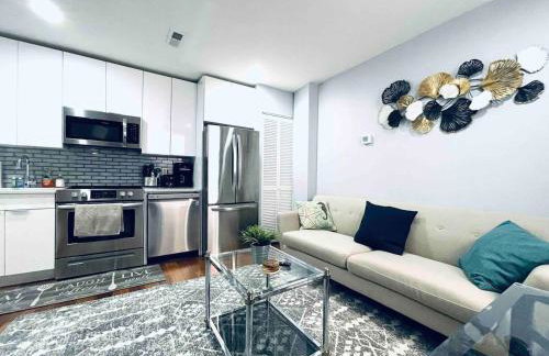 Downtown City Hall close by Kimmel Center 1BD - Photo 1