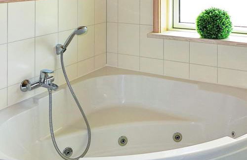 10 person holiday home in Großenbrode - Foto 10