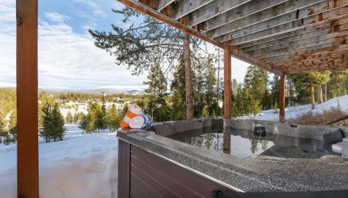 Stunning Mountain Retreat with View and Private Hot Tub - Foto 3