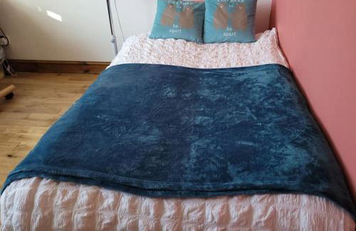 Spacious 5 Bedroom 11 Guest Family House in Horsham - Photo 33