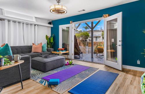 Mile to Beach! Private, Family & Pet Friendly Oasis! Pool Table & Hot tub! - Photo 6