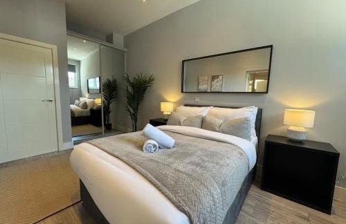 2BDR Flat By Charles Richardson ltd Short Term Lets Couldson Perfect For Insurance Stays - Foto 11