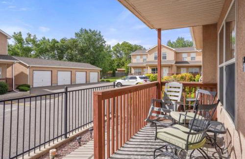 2 bed 2 and a half bath close to shopping restaurants and more - Foto 3