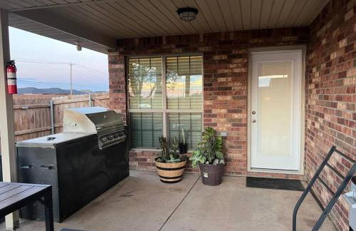 HotTub-King Bed -Fire pit-BBQ-Pristine Kitchen - Foto 12