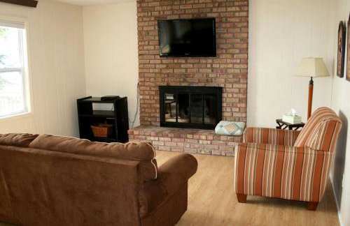 Family-Friendly Cabin Retreat on the Shores of Pokegama Lake, Minnesota - Photo 3