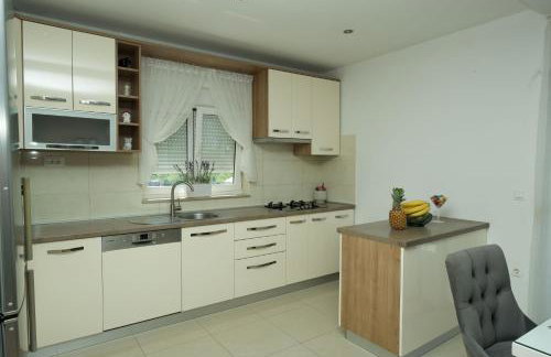 Apartment Mario - with pool - Foto 8