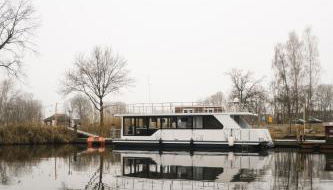 Deine schwimmende Auszeit auf dem Wasser -Festlieger Hausboot Tobago - Foto 4