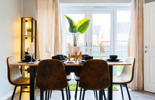 Luxe 3BR - 8 Min to Town Centre - Bradgate Park Leicester - Parking - Garden - Foto 2