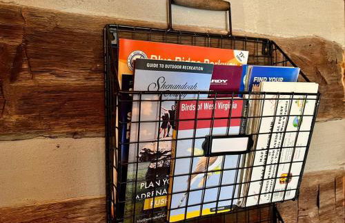 Cozy Historic Cabin with stellar view of Big Schloss - Foto 20