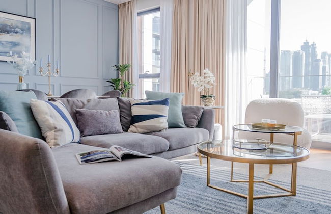 Aya - Awe-inspiring 2BR in City Walk with Balcony - Photo 20