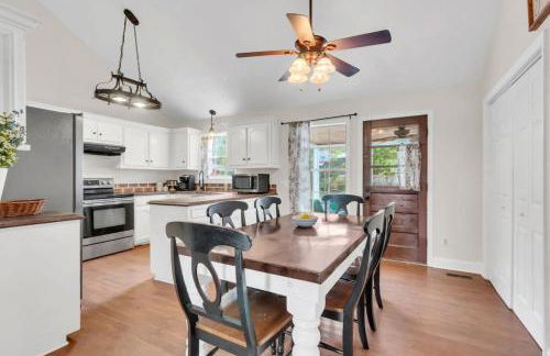 Whispering Cottage 3 BRD 2 BA Grill Fire pit - Foto 8