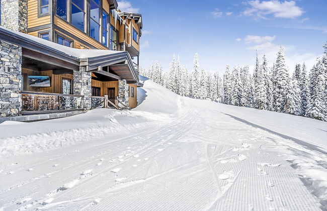 Inuksuk Lodge 4800 sq ft of Excellence - Photo 39