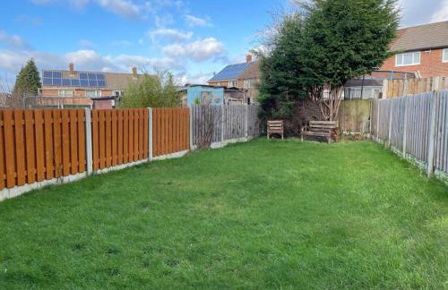 Stunning 3 bedrooms house with Garden and Free Parking - Foto 5