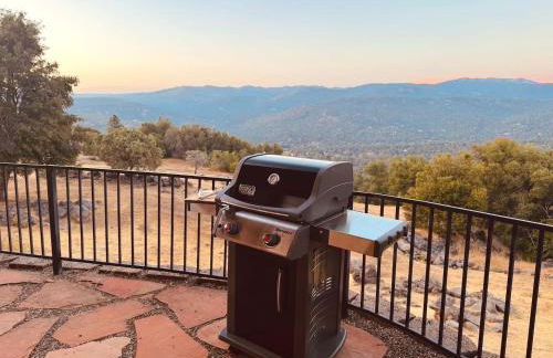 NEW LISTING, Near Yosemite South Gate entrance and town, King bed, Hot Tub, BBQ, Firepit & Mountain Views - Foto 12