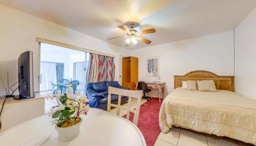 World Cup Studio with Pool Access, 3 Mi to Matches! - Foto 2