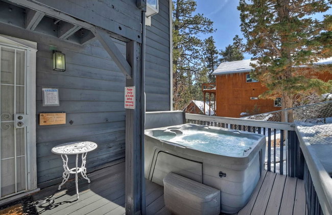 Mountain Palette by Avantstay Hot Tub, Game Room, Deck, Sweeping Views! - Photo 61