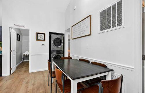 Two Cabins Retreat in Woods Resort - Dog-Friendly - Foto 58