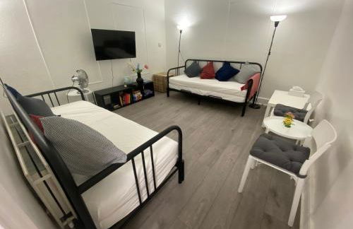 Cosy 2 Room Space Near Station - Foto 1