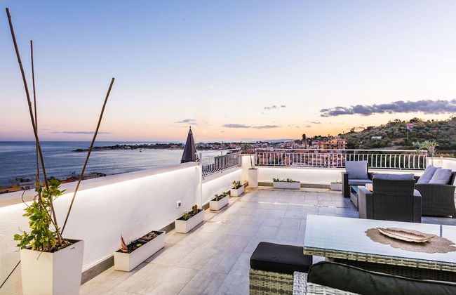 Azzurra Seaview House with Terrace - Photo 16