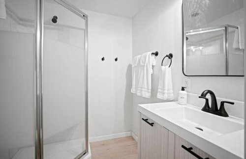 10min to NRG | Hot tub | Sauna | Firepit | 4br 3ba - Foto 37