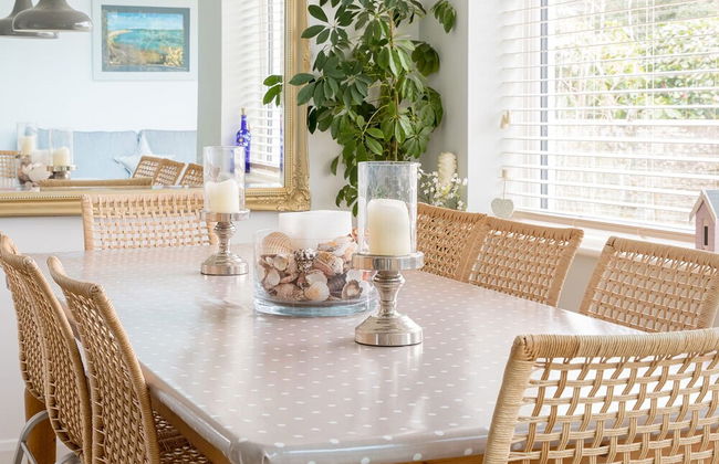 Tranquil Family Retreat 5 min to Beach Garden - Photo 16