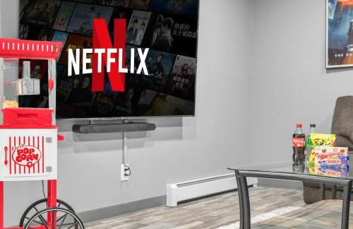 Big Bass Hideaway with Hot Tub - Foto 1