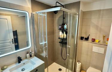 Appartement T3 avec terrasse et parking dans petite résidence fermée et calme , proche de toutes commodités - Foto 4