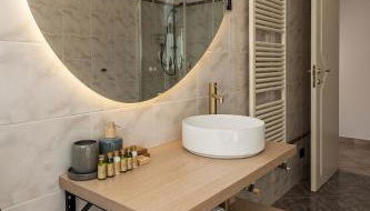 Kejani attic apt Scenic Views, Lux bath, Fast Wi-fi - Foto 5