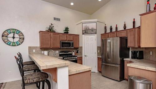 Spacious Home - Pool Table, Game Room & Jacuzzi - Foto 3