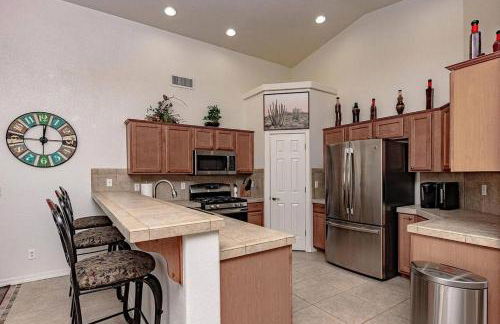 Spacious Home - Pool Table, Game Room & Jacuzzi - Foto 3