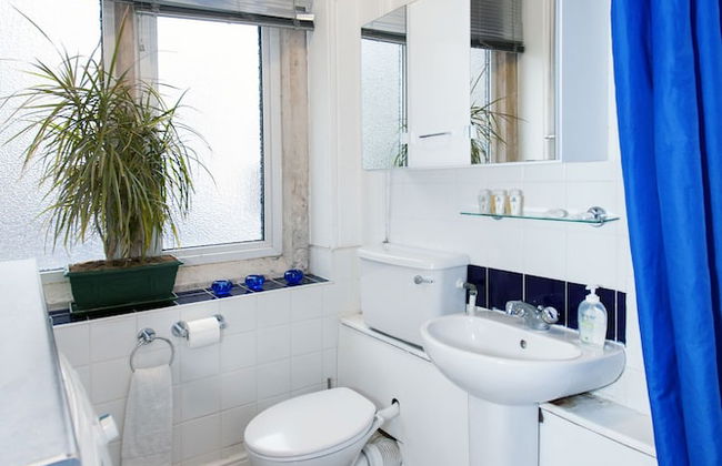 Leicester Square Atmosphere - Photo 16