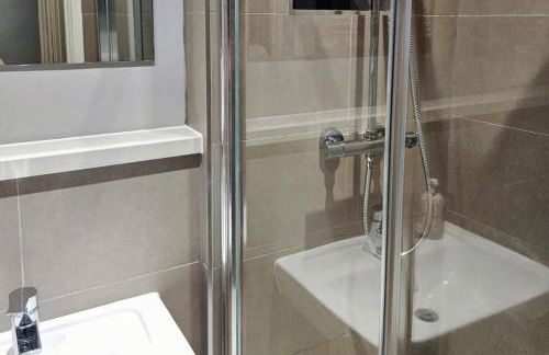 Simple Stays - London Heathrow Luxury Apartment-2nd Floor - Foto 7