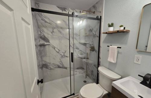 Whole house in Walker's Point + Parking + A/C - Foto 7