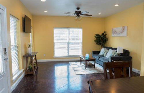 Tidy and Comfy 3BR, Balcony, WD, Free WiFi -E- - Foto 11