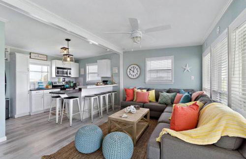 Coastal bungalow with huge yard, comfy deck and close to beach - Foto 7