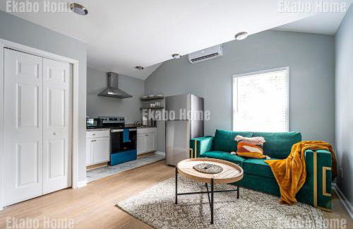 Unwind in a Modern Suite near Marietta Square - Foto 1