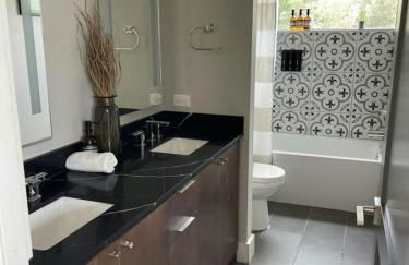 Modern 2-Home Private Oasis w Pool Hot Tub in DT - Foto 25