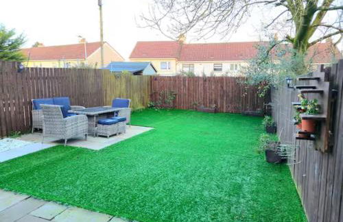 Super luxury 2 bedroom, full house sleep 5 with garden & parking close to airport - Foto 9